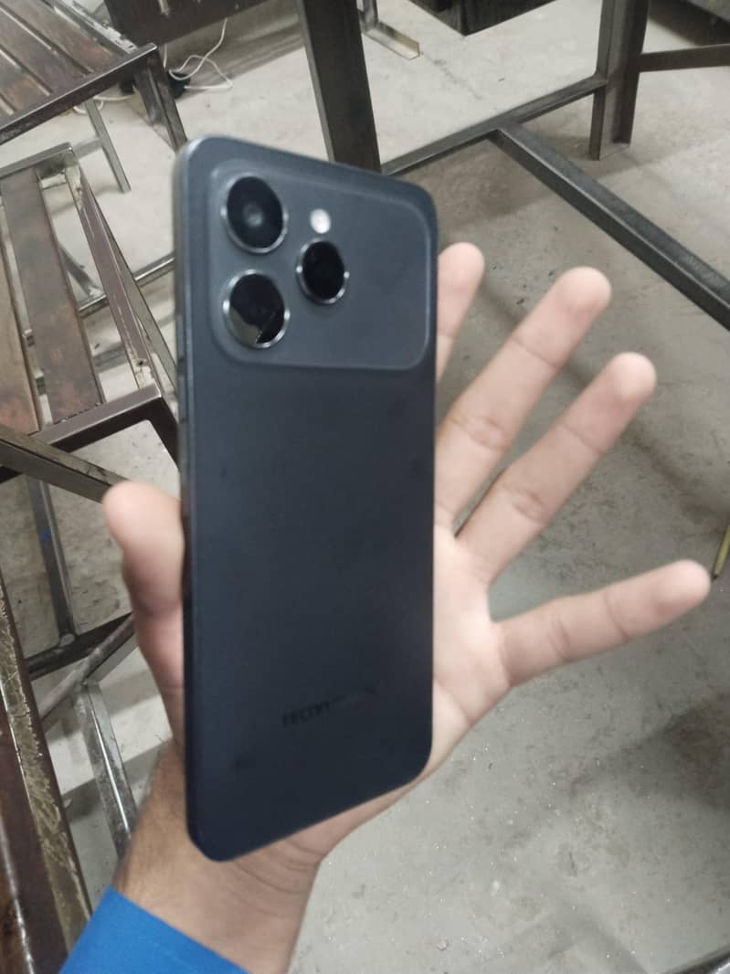Tecno spark 40 3