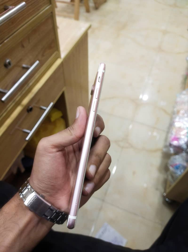 Apple iPhone 7 Plus 3