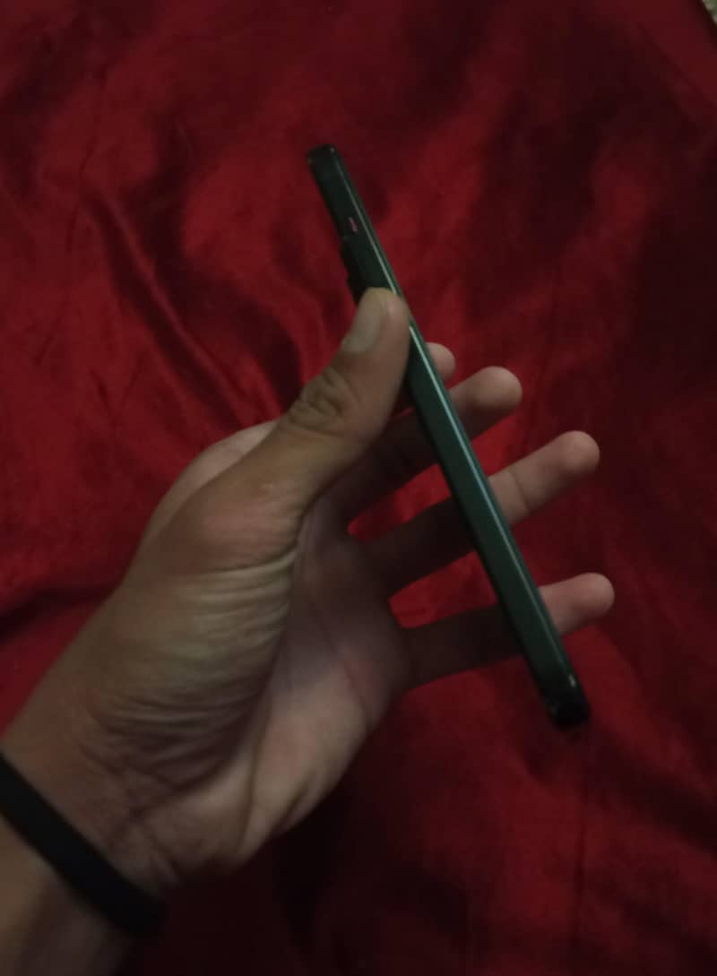 Apple iPhone 15 plus 4
