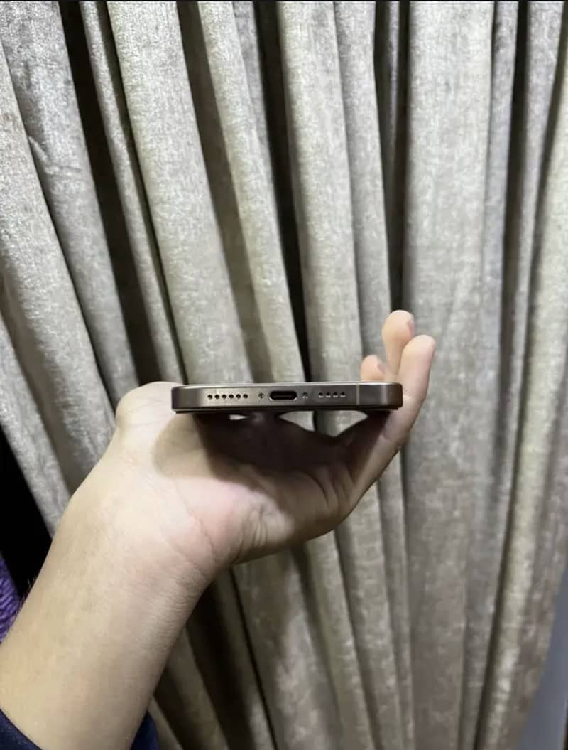 iPhone 16 Pro Max jv 1