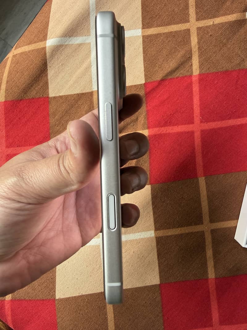 Apple iPhone 17 Pro 2