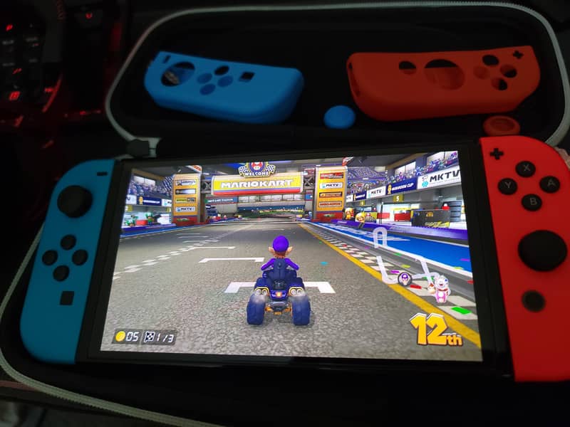 NINTENDO SWITCH 6