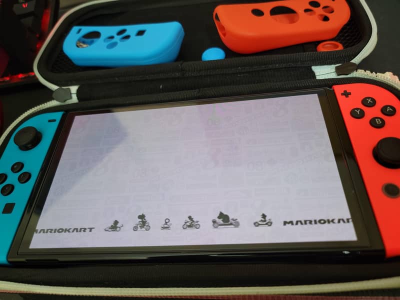 NINTENDO SWITCH 8