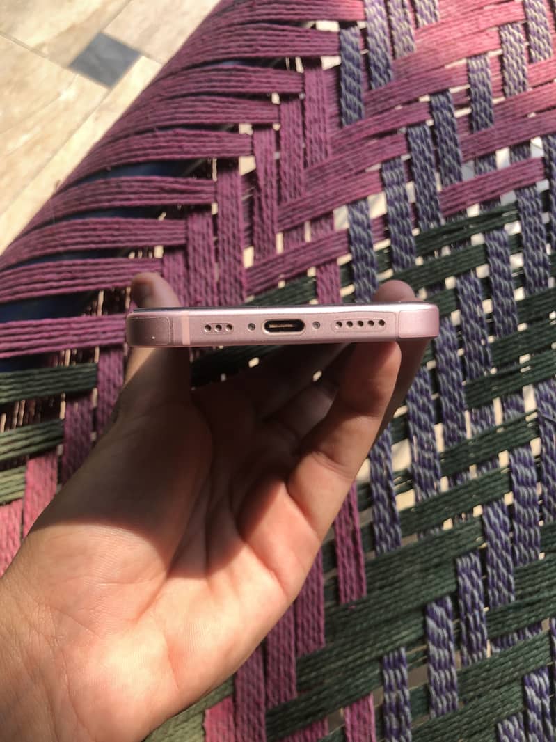 Apple iPhone 15 2