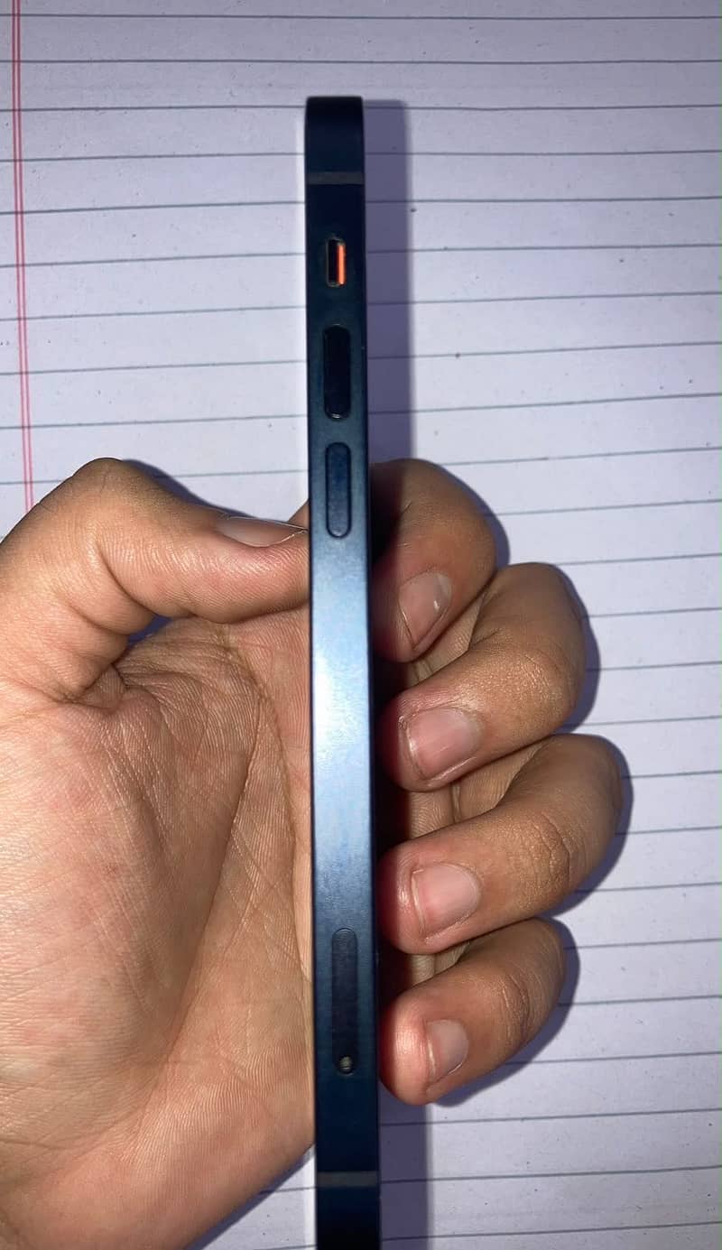 Apple iPhone 12 6