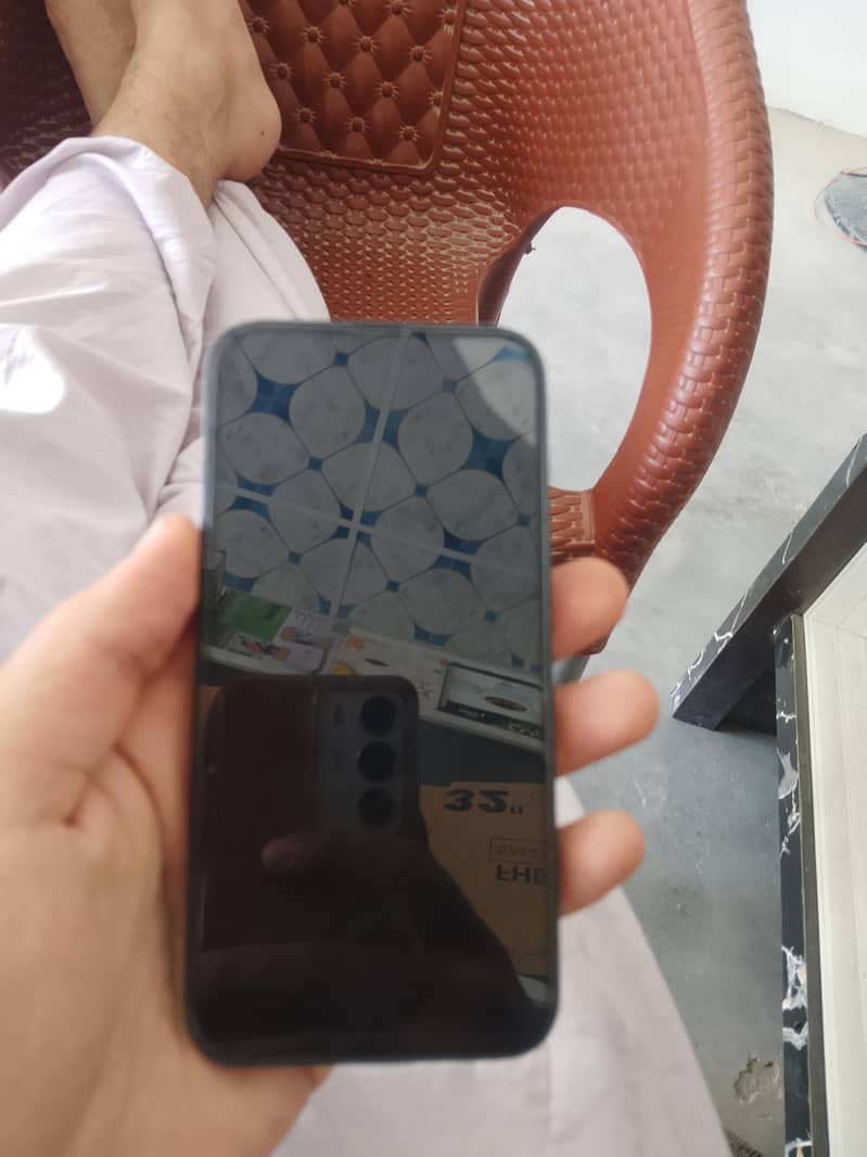 Apple iPhone 13 1