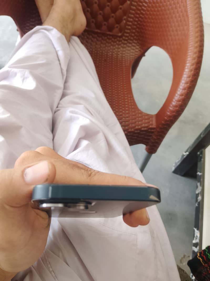 Apple iPhone 13 3