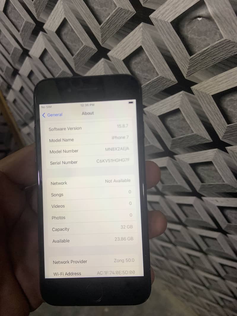 Apple iPhone 7 3