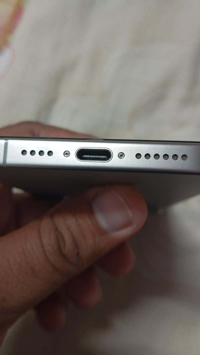 Apple iPhone 15 Pro Max 3