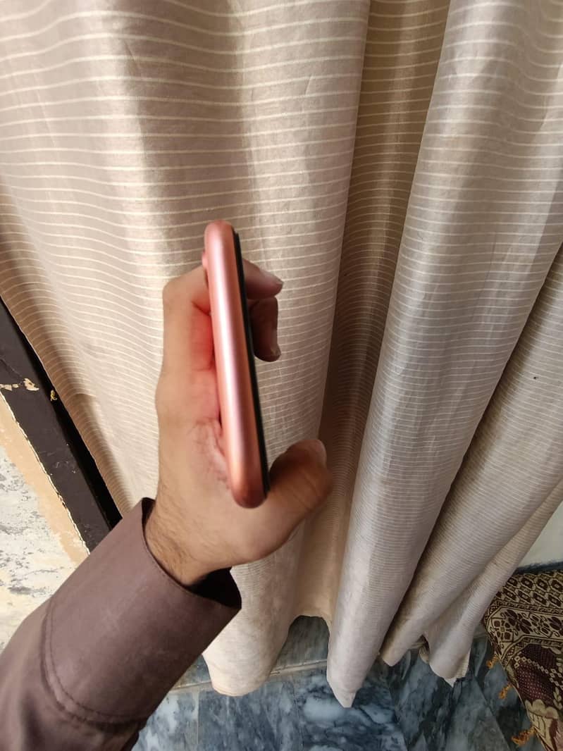 Apple iPhone XR 3