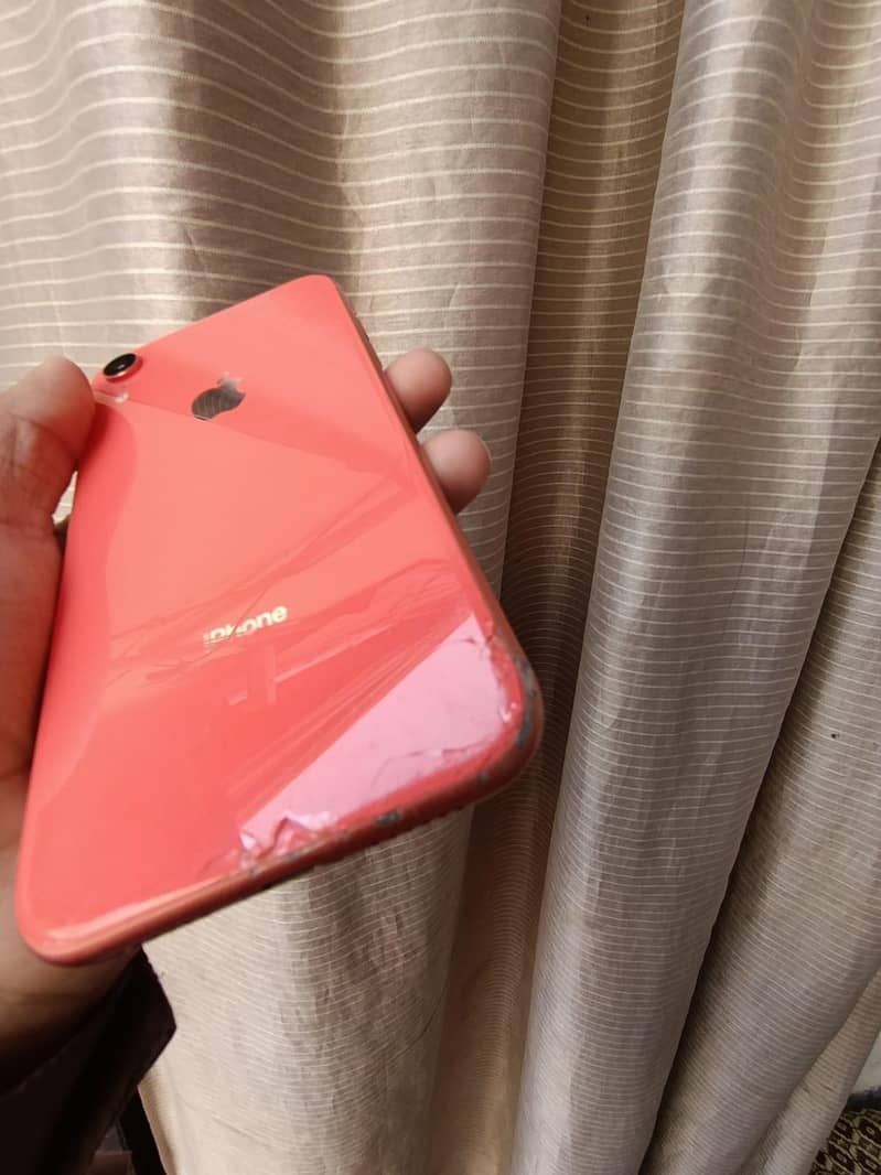 Apple iPhone XR 4