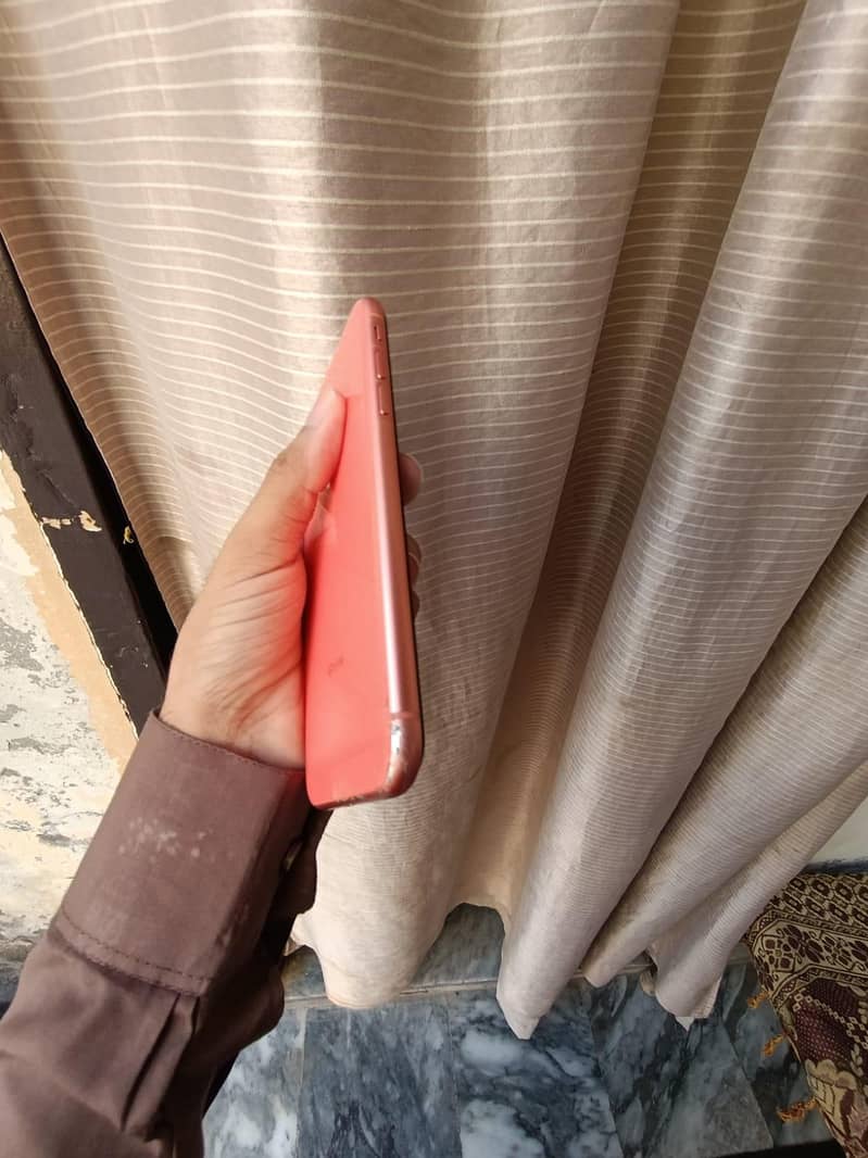 Apple iPhone XR 5