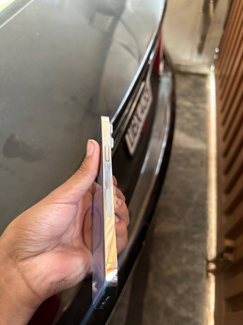 Apple iPhone 14 Pro Max 1
