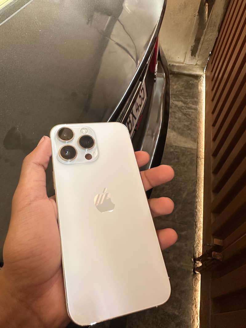 Apple iPhone 14 Pro Max 0