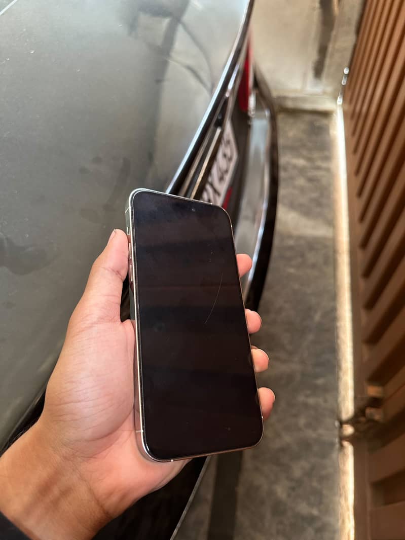 Apple iPhone 14 Pro Max 3