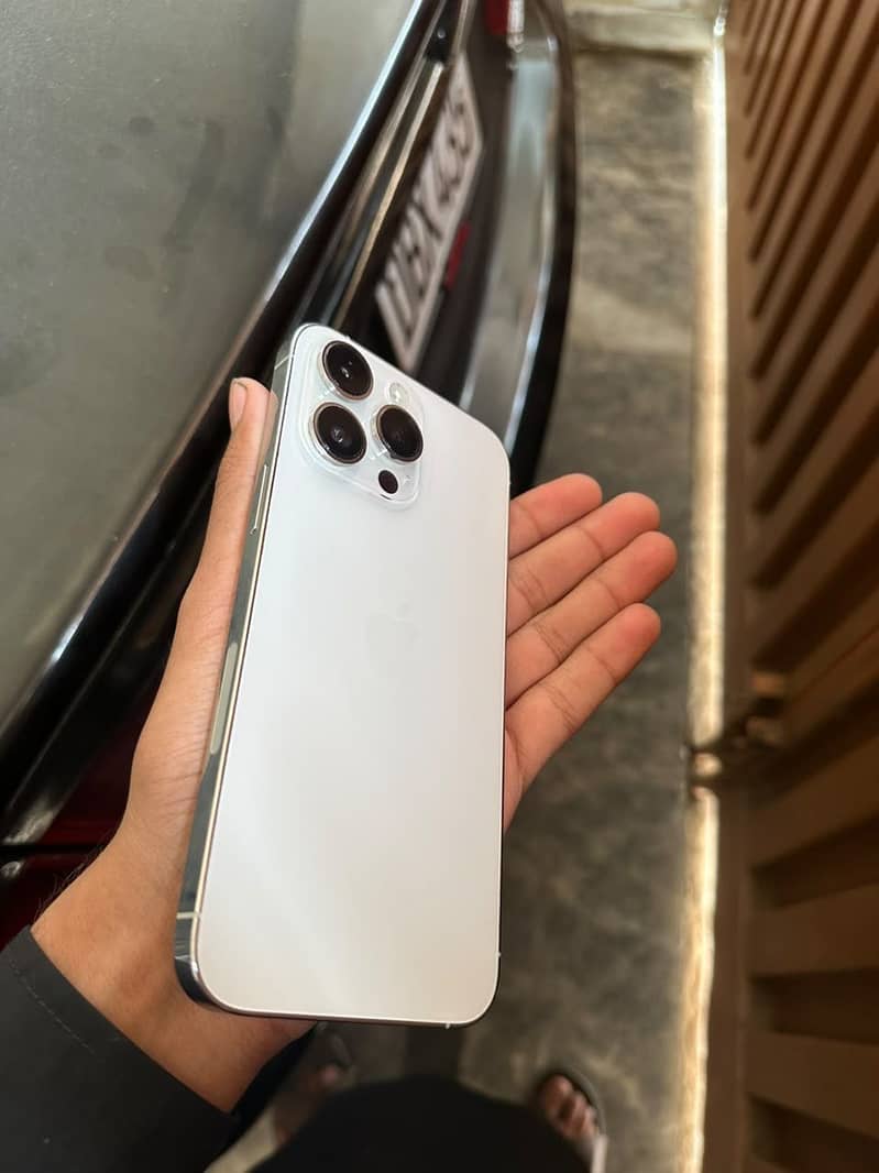 Apple iPhone 14 Pro Max 6