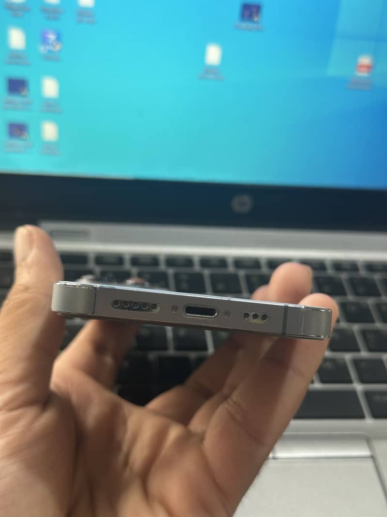 Apple iPhone 13 Pro 2
