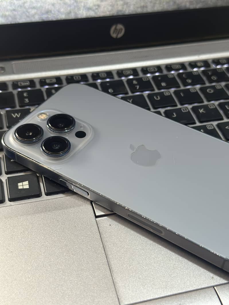 Apple iPhone 13 Pro 3