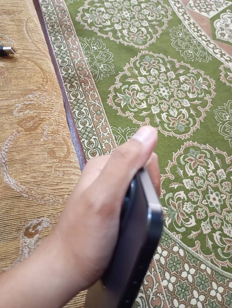 Apple iPhone 15 Pro Max 1