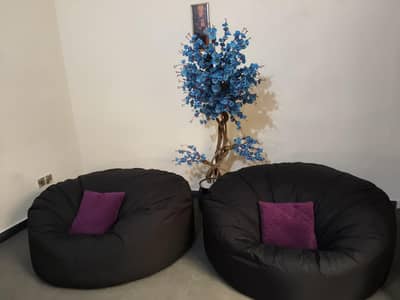 Bean sofa with lamp and  decoration piece. . 03080009503