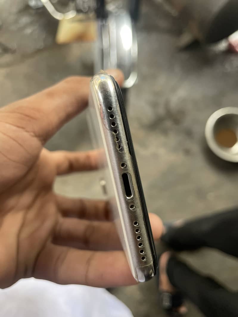 Apple iPhone X by 1