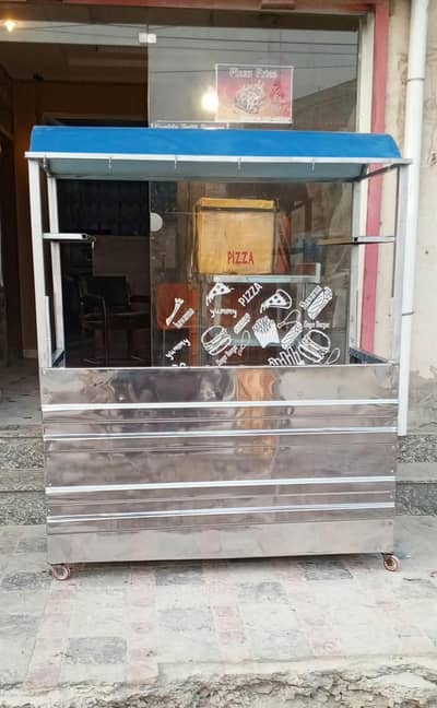 Burger and shawarma counter