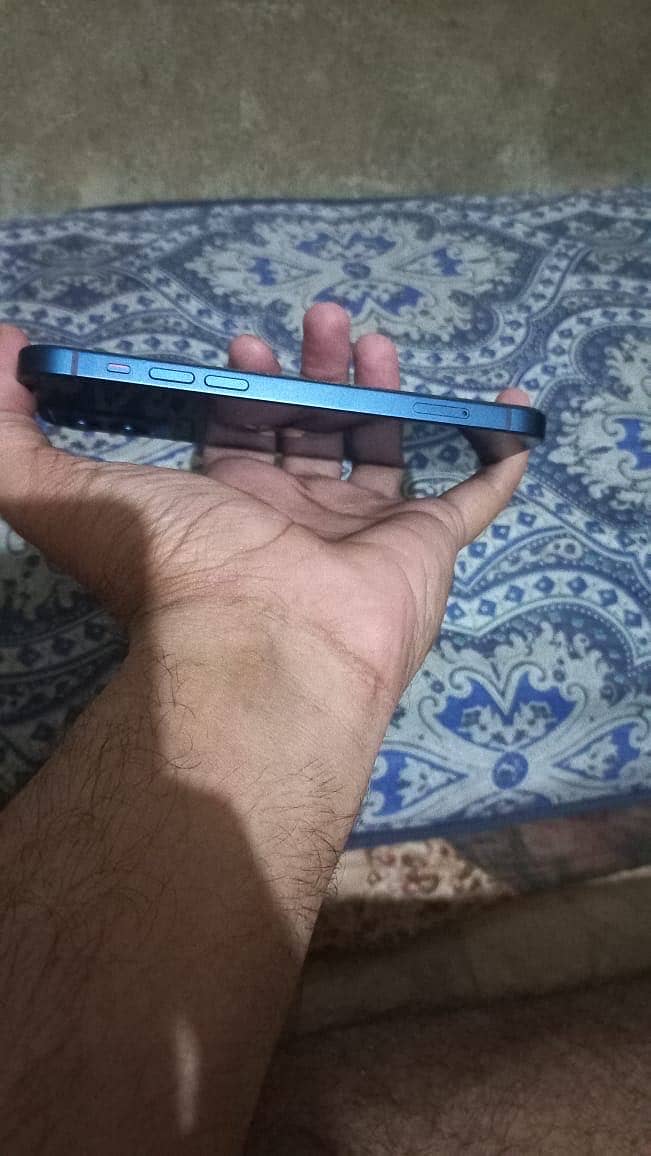 Apple iPhone 12 5