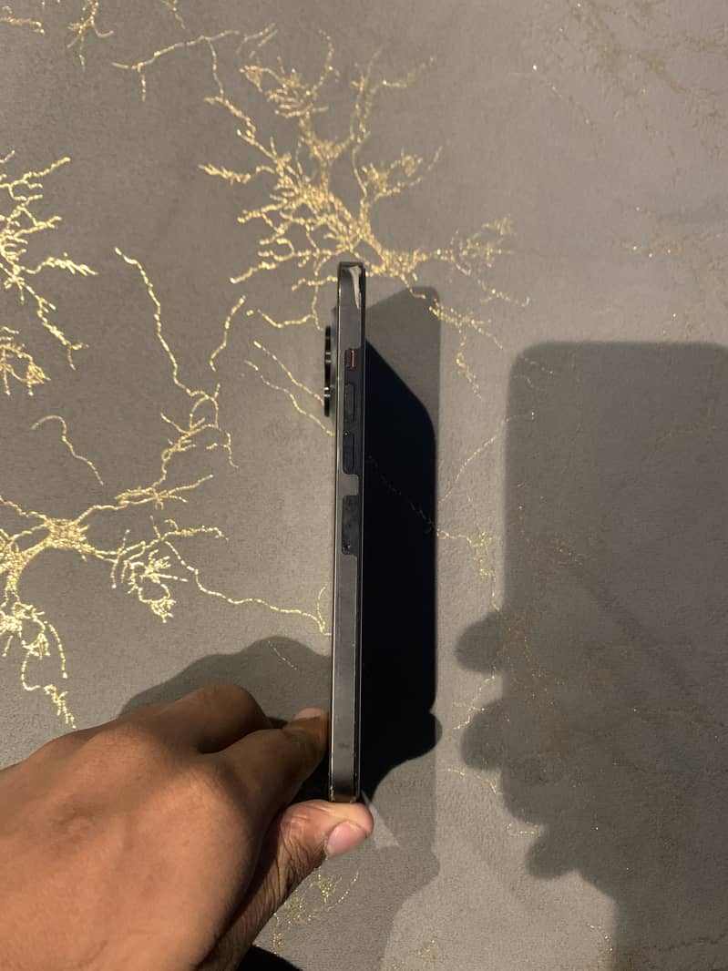 Apple iPhone 13 Pro Max 4