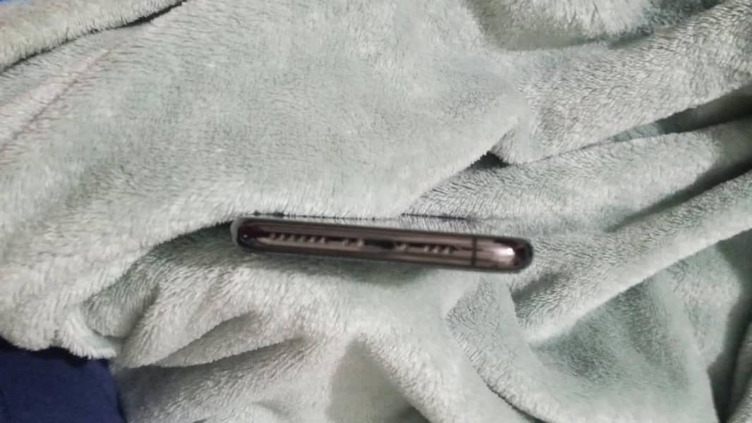 Apple iPhone XS 0