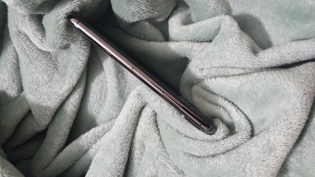 Apple iPhone XS 2
