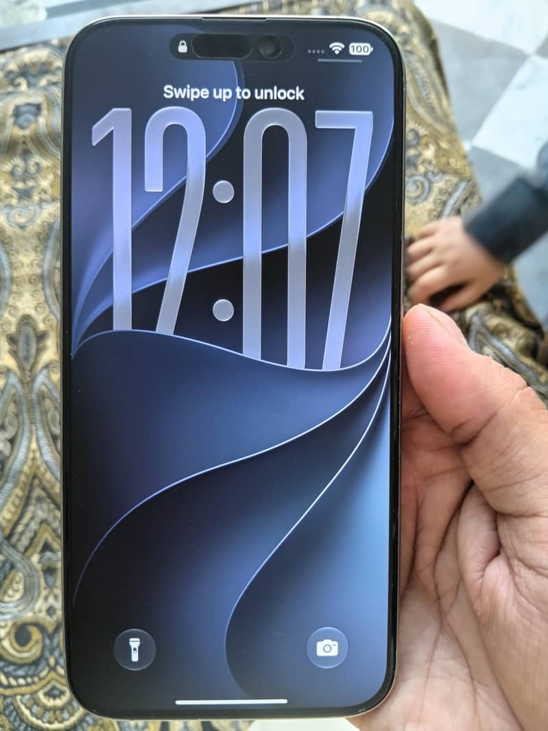 Apple iPhone 15 Pro Max 0
