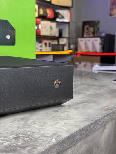 Xbox one 500gb with powersupply