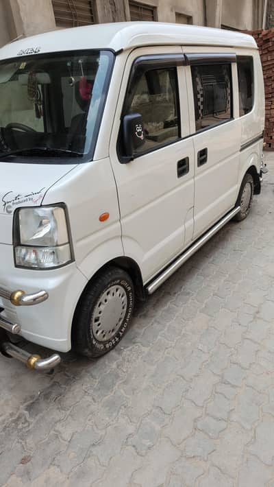 Suzuki Every 2012