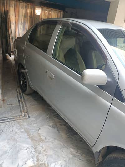 Toyota Platz 2007