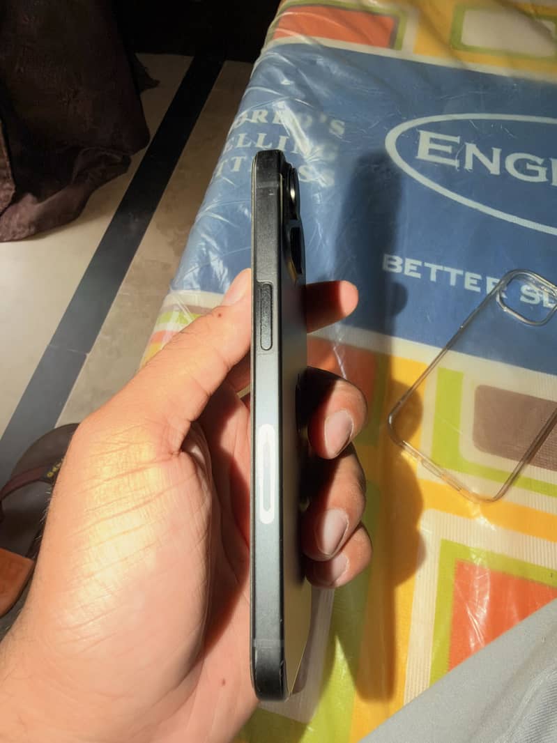 Apple iPhone 15 2