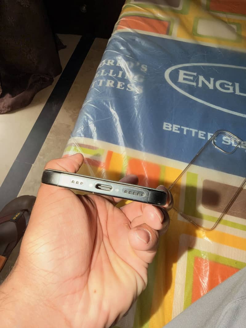 Apple iPhone 15 3