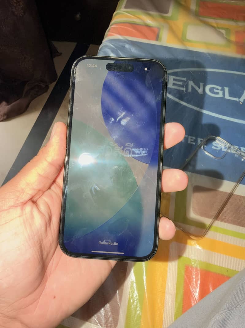 Apple iPhone 15 4
