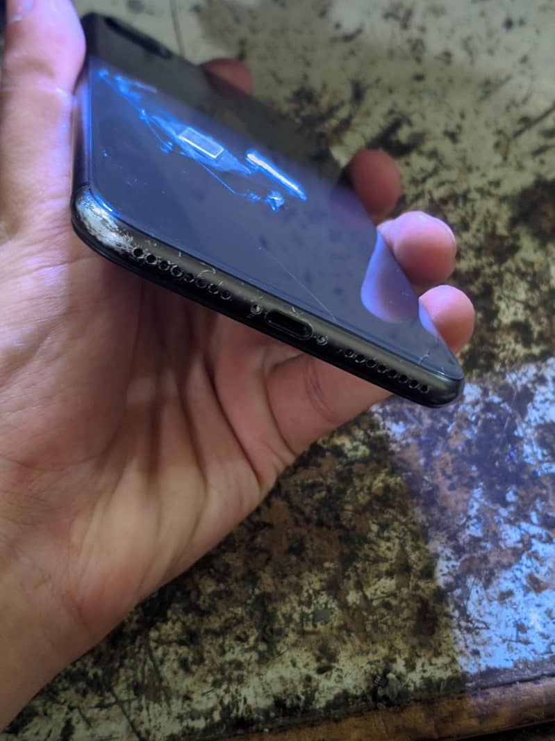 Apple iPhone 8 Plus 3