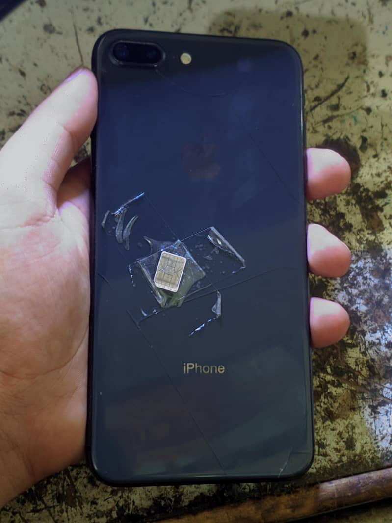 Apple iPhone 8 Plus 5
