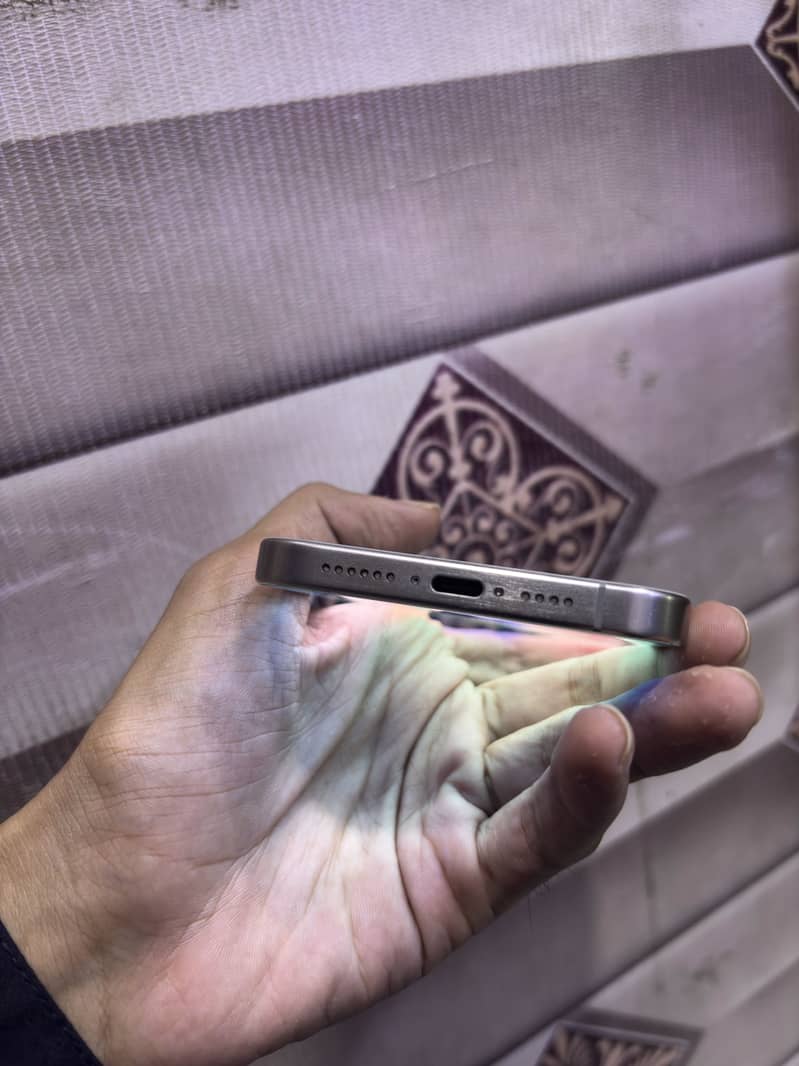 Apple iPhone 15 Pro Max 1