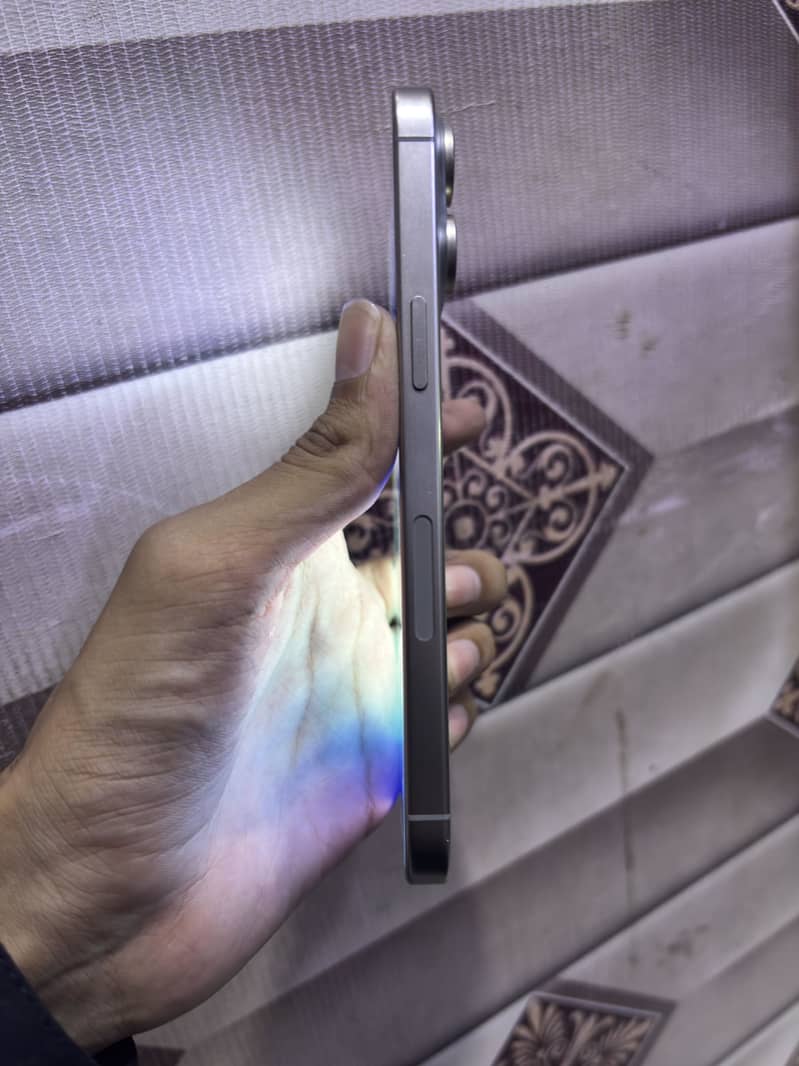 Apple iPhone 15 Pro Max 5