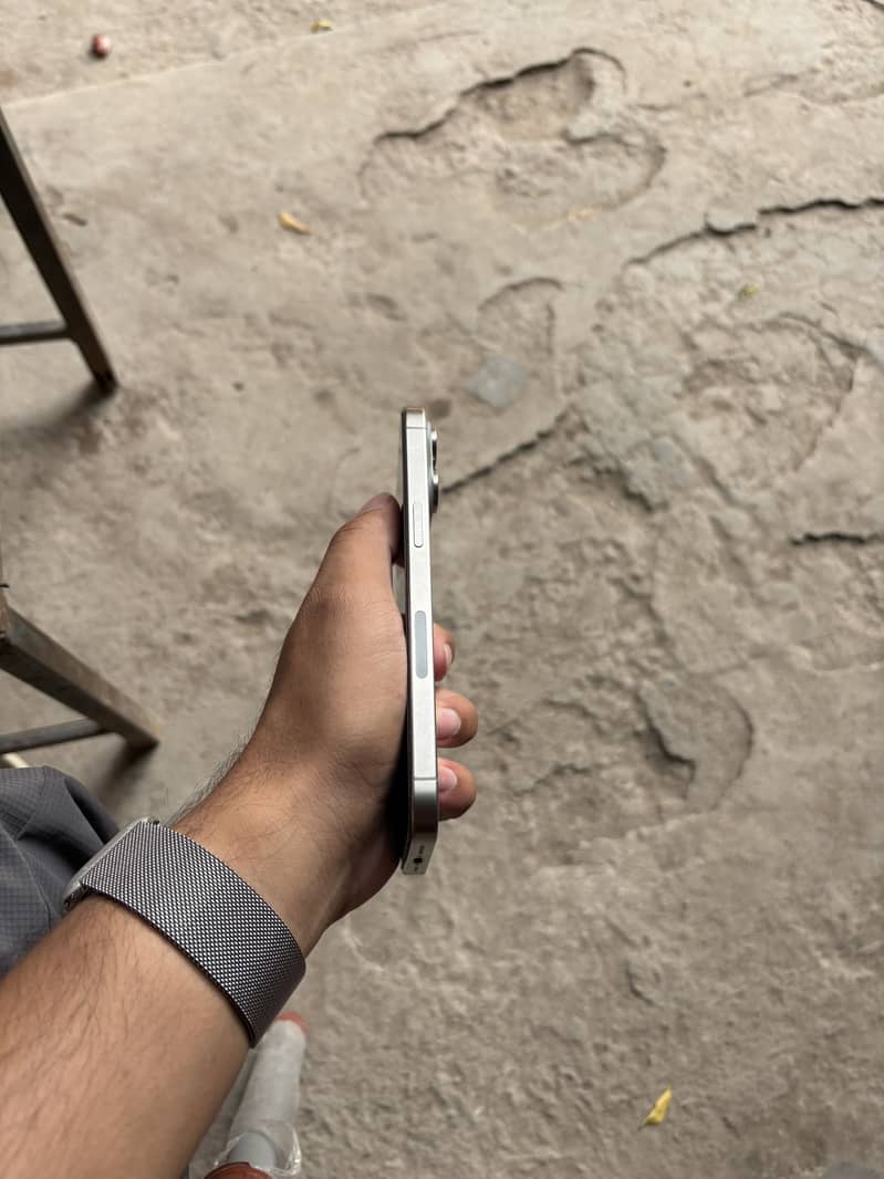 Apple iPhone 15 Pro Max 1