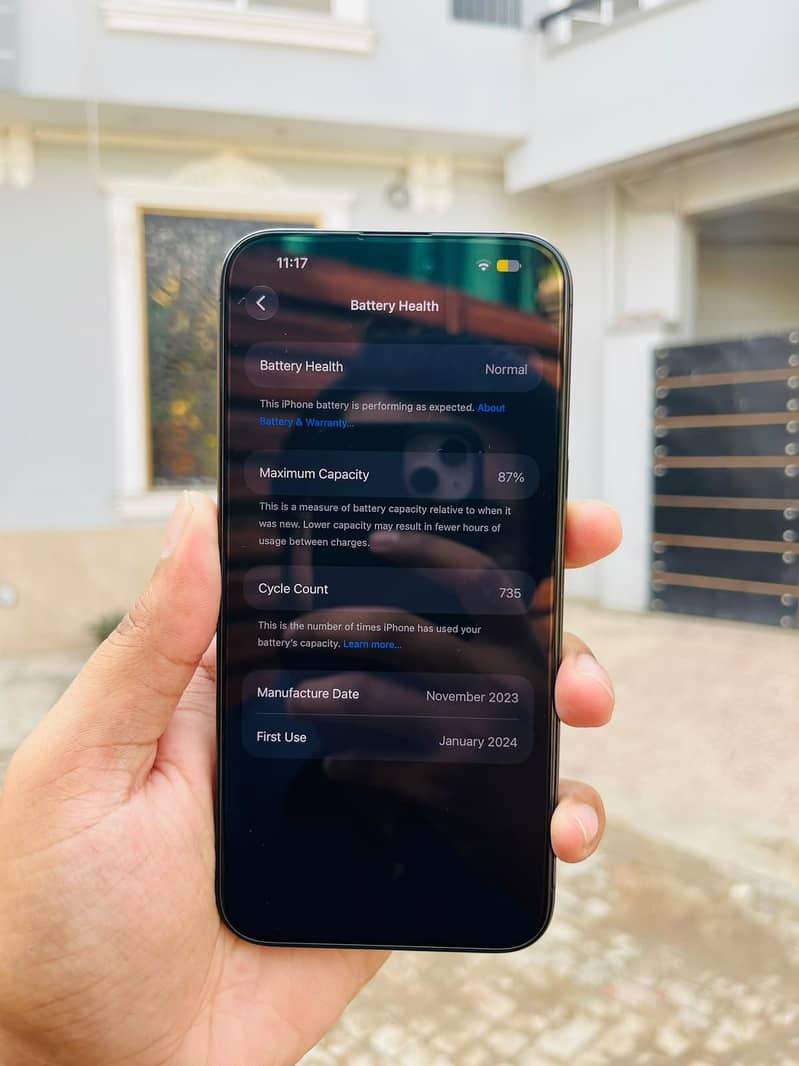 iPhone 15 Pro Max 4