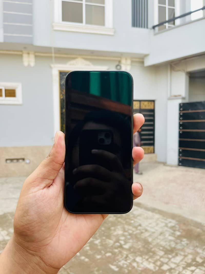 iPhone 15 Pro Max 5