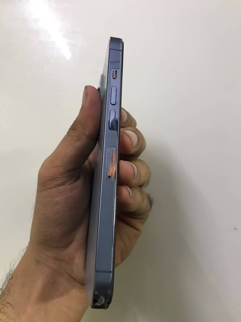 Apple iPhone 13 Pro 6