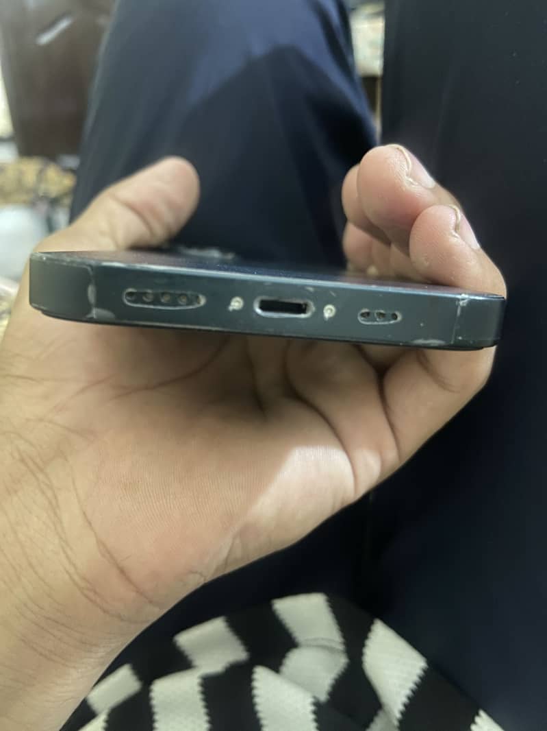 Apple iPhone 13 1