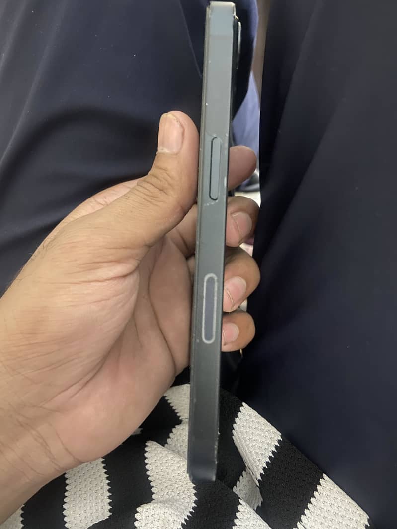 Apple iPhone 13 3