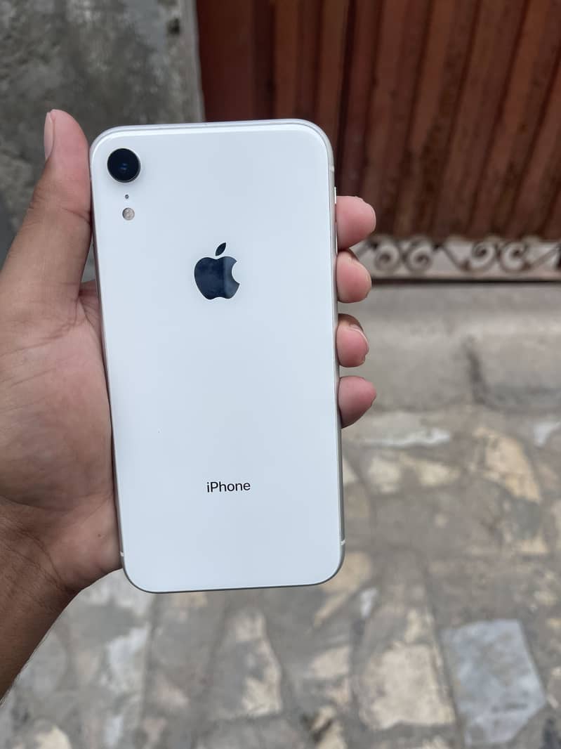 Apple iPhone XR 0