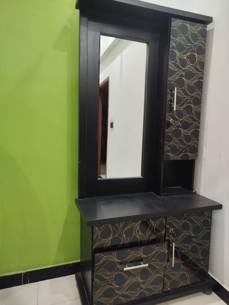dressing table, dining table and chairs 5