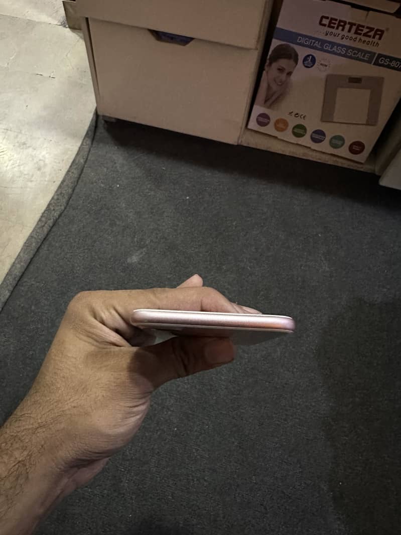 Apple iPhone 7 Plus 2